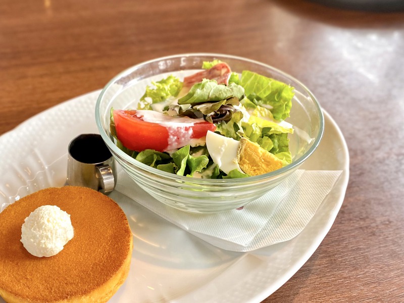 星野珈琲店高井戸店のサラダ＆パンケーキのサラダ