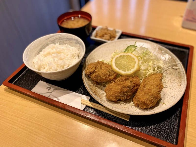 三錦のカキフライ定食(3粒)