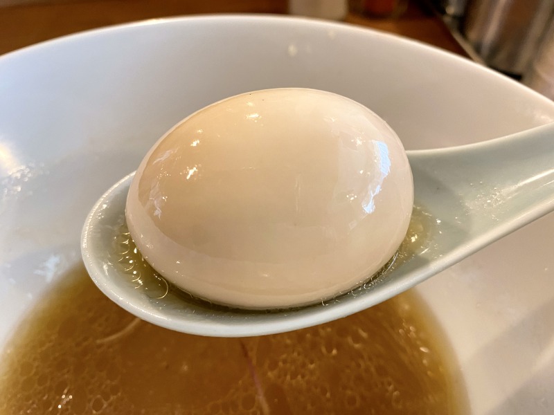 麺屋 寛の特製 塩らー麺の煮卵