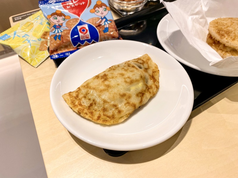 SHIBUYA TSUTAYAで食べたキャベツ焼（サイズ比較）