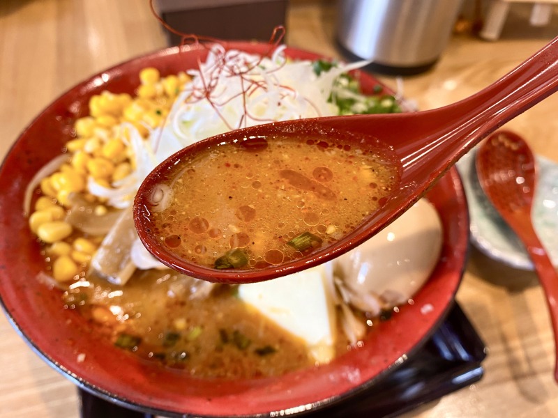 浜田山の麺や与一の辛香スペシャル麺のスープ