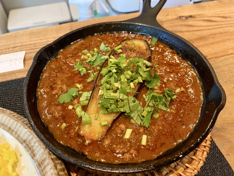 スパイスコウカのスキレット ナスキーマカレー（アップ）
