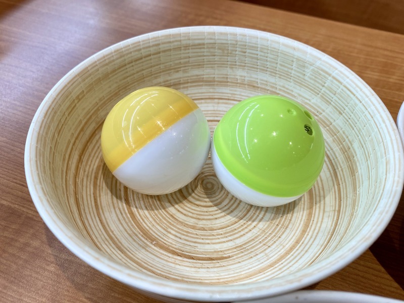 くら寿司のビッくらポン厳選6貫で付いてきたビッくらポン2個