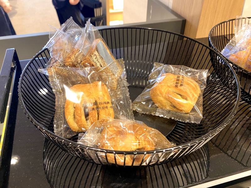 SHARE LOUNGE Olive LOUNGE 都立大学駅前のパン類1