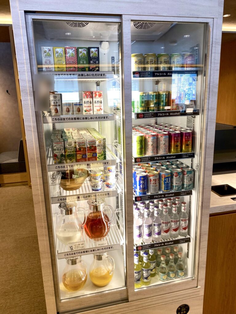 SHARE LOUNGE Olive LOUNGE 都立大学駅前の冷蔵庫