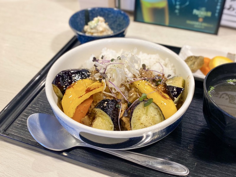肉割烹 肝心屋 浜田山店の豚モツのスパイスカレー