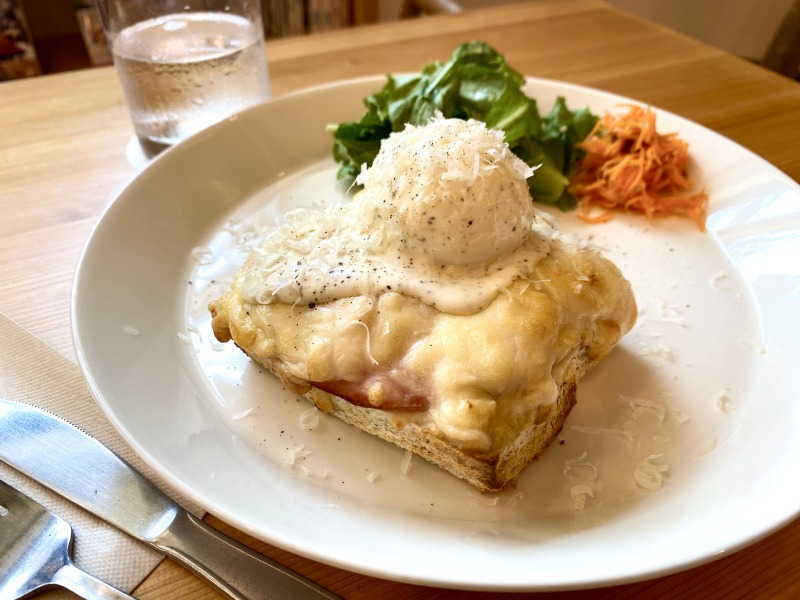 くらもとカフェのチーズたっぷり半熟卵のクロックマダム（アップ）