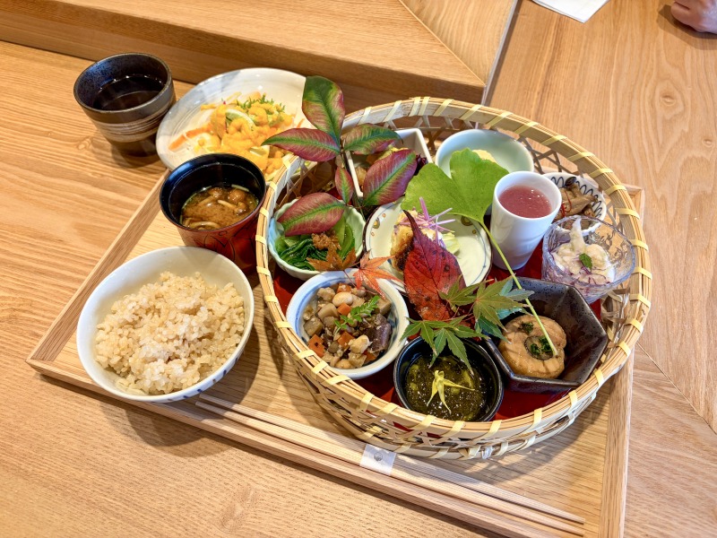 浜田山のごえんだまのご縁のはじまり御膳(上から)