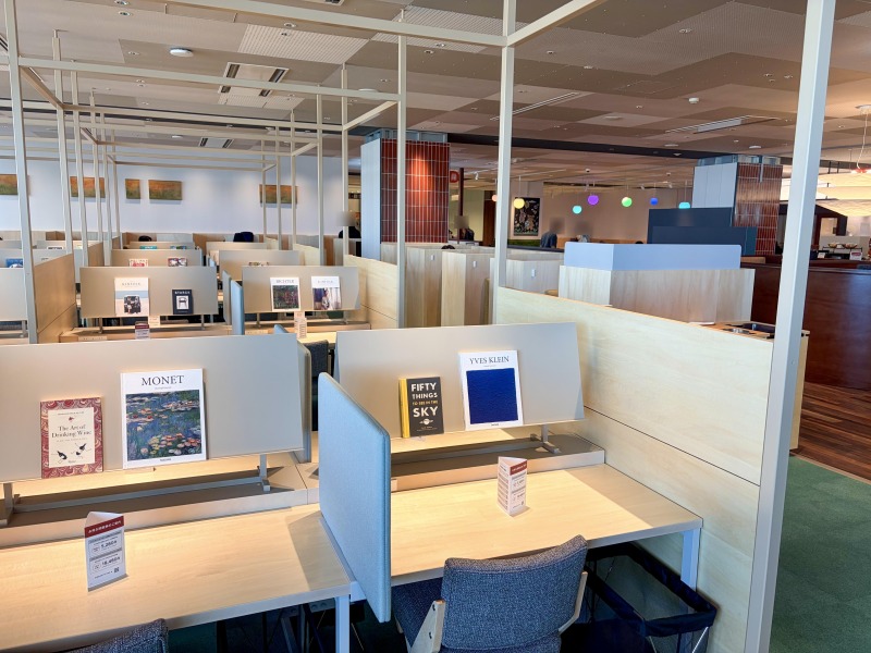 シェアラウンジキラリナ京王吉祥寺の内観（席）