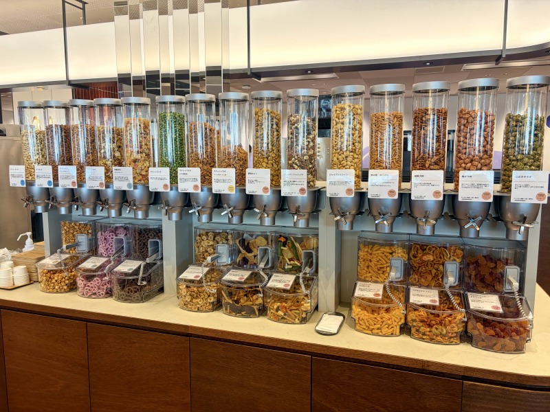 シェアラウンジキラリナ京王吉祥寺のお菓子サーバー