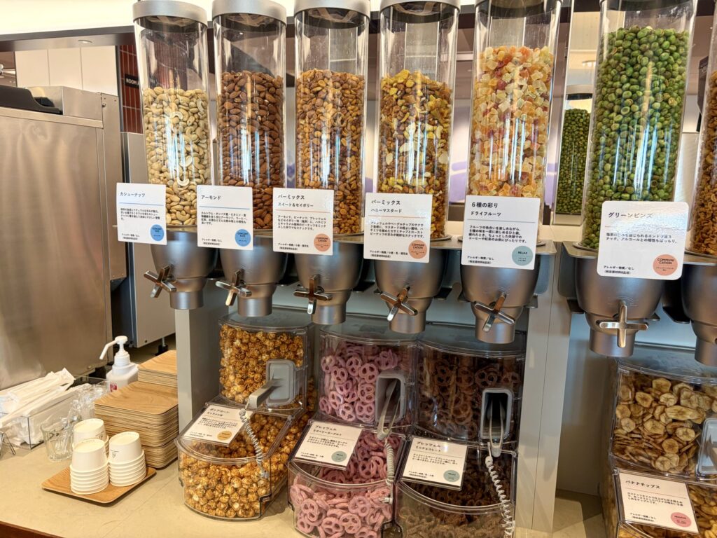 シェアラウンジキラリナ京王吉祥寺のお菓子サーバーアップ1