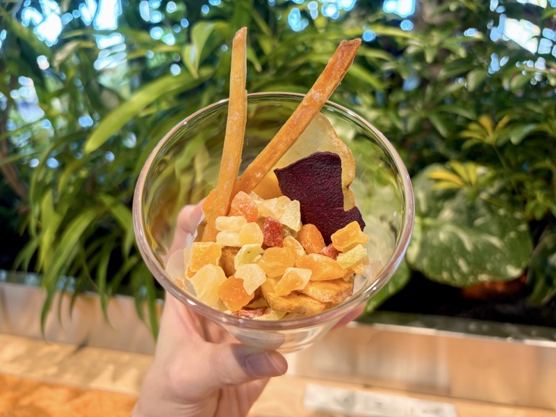 シェアラウンジキラリナ京王吉祥寺のオリジナルパフェ（上から）