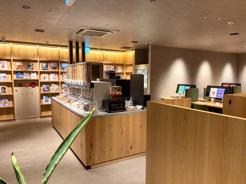 SHARE LOUNGE Olive LOUNGE 新宿通の地下1階の内観1