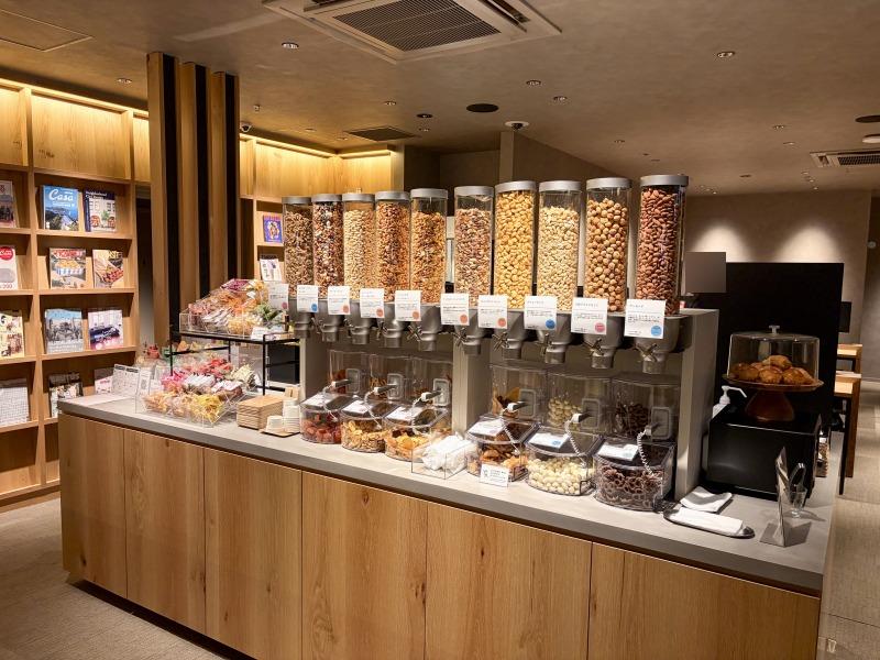 SHARE LOUNGE Olive LOUNGE 新宿通のスナックサーバー付近