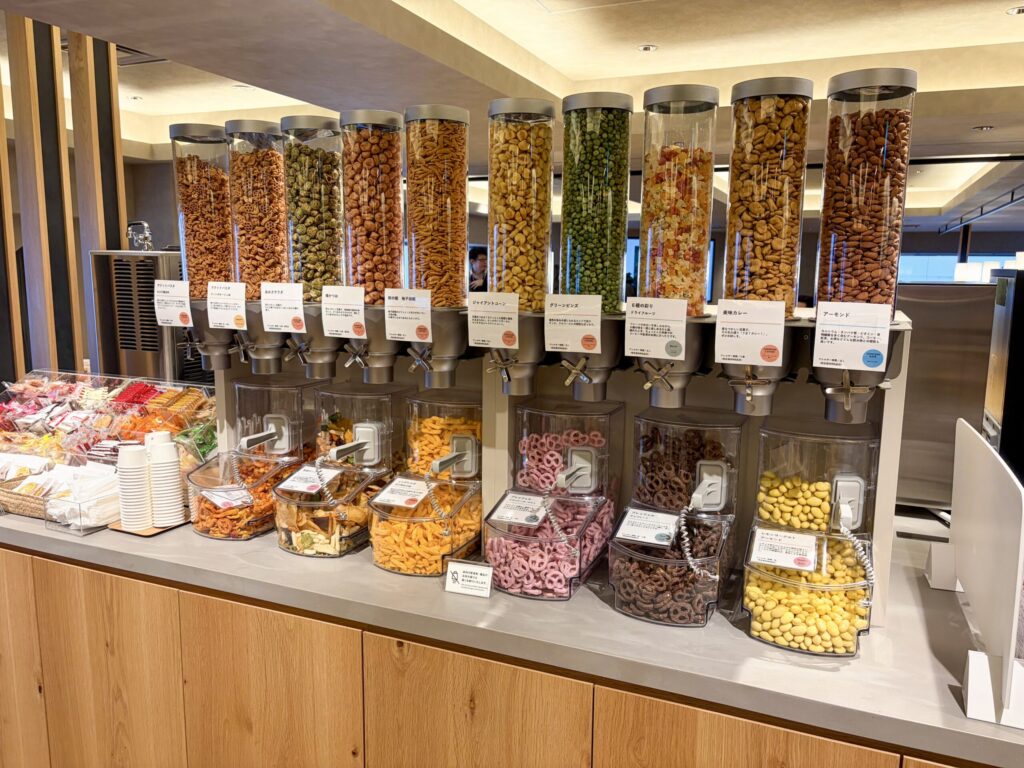 SHARE LOUNGE Olive LOUNGE 新宿通の2階のスナックサーバー