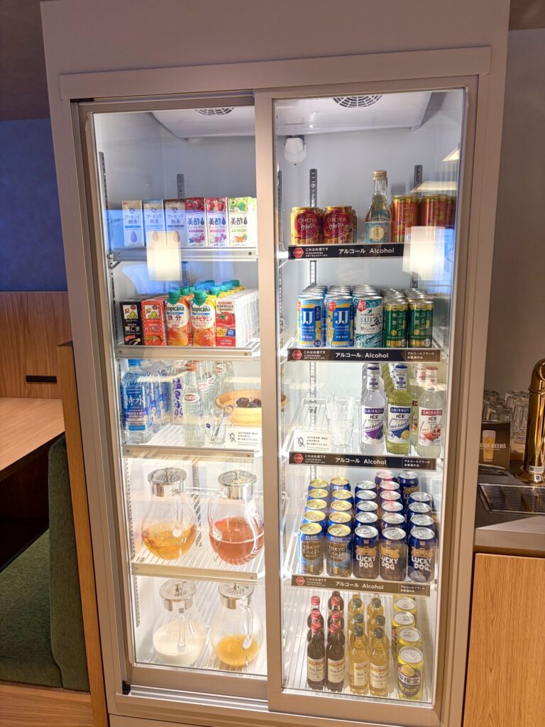 SHARE LOUNGE Olive LOUNGE 新宿通の2階の冷蔵庫