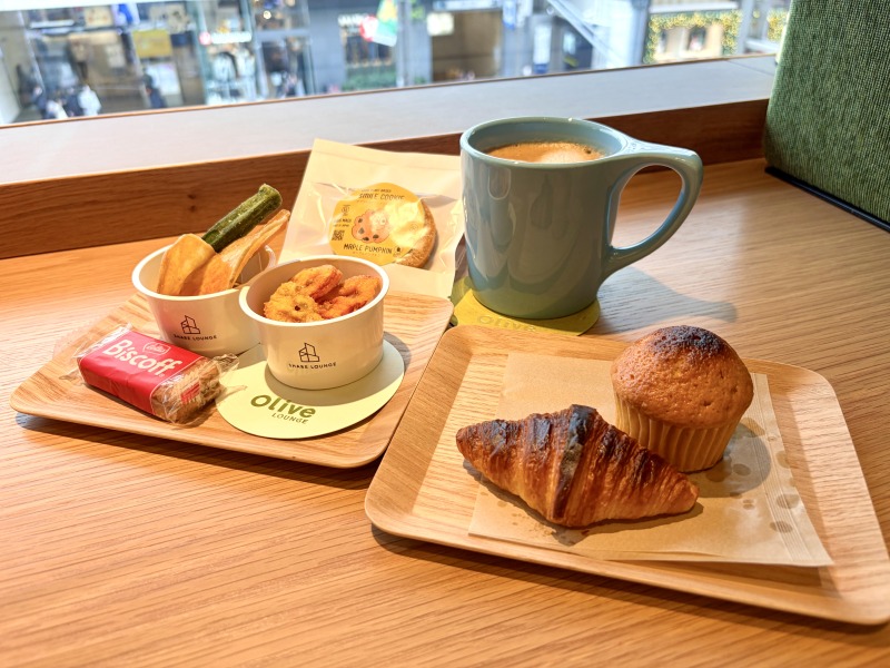 SHARE LOUNGE Olive LOUNGE 新宿通の1回目に選んだフードとドリンク2