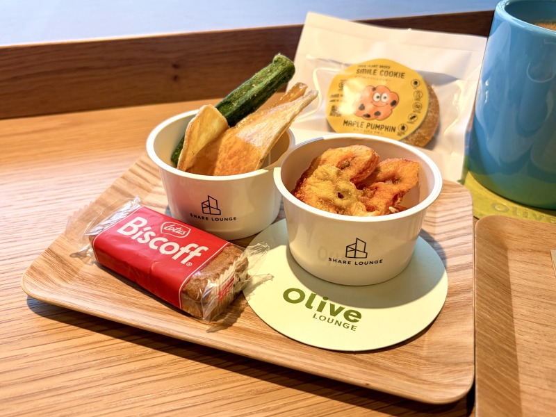 SHARE LOUNGE Olive LOUNGE 新宿通の1回目に選んだお菓子類