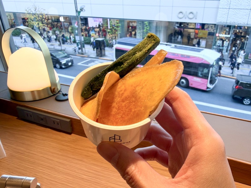 SHARE LOUNGE Olive LOUNGE 新宿通の野菜チップ