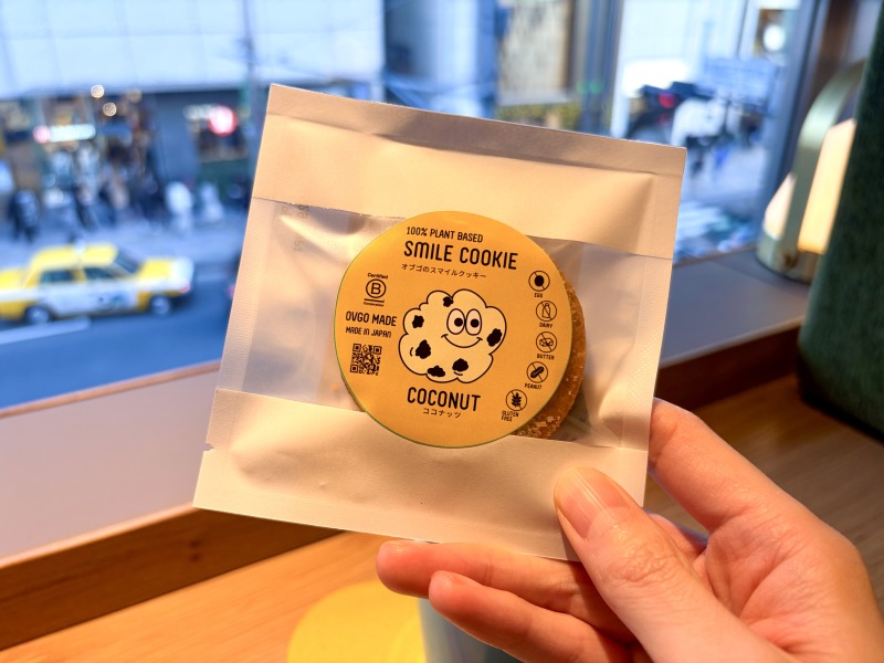 SHARE LOUNGE Olive LOUNGE 新宿通のオブゴのクッキー ココナッツのパッケージ