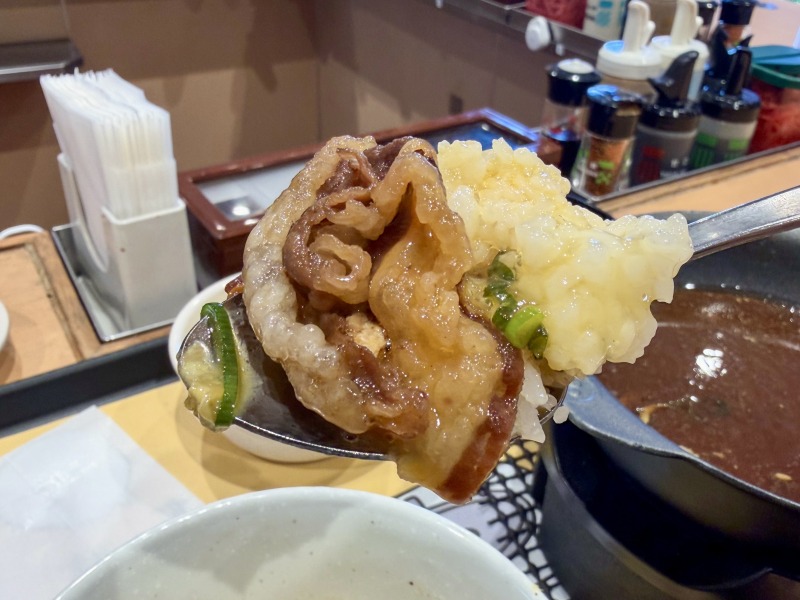 松屋 ちいかわのすき焼き鍋膳の卵かけすき焼きごはん