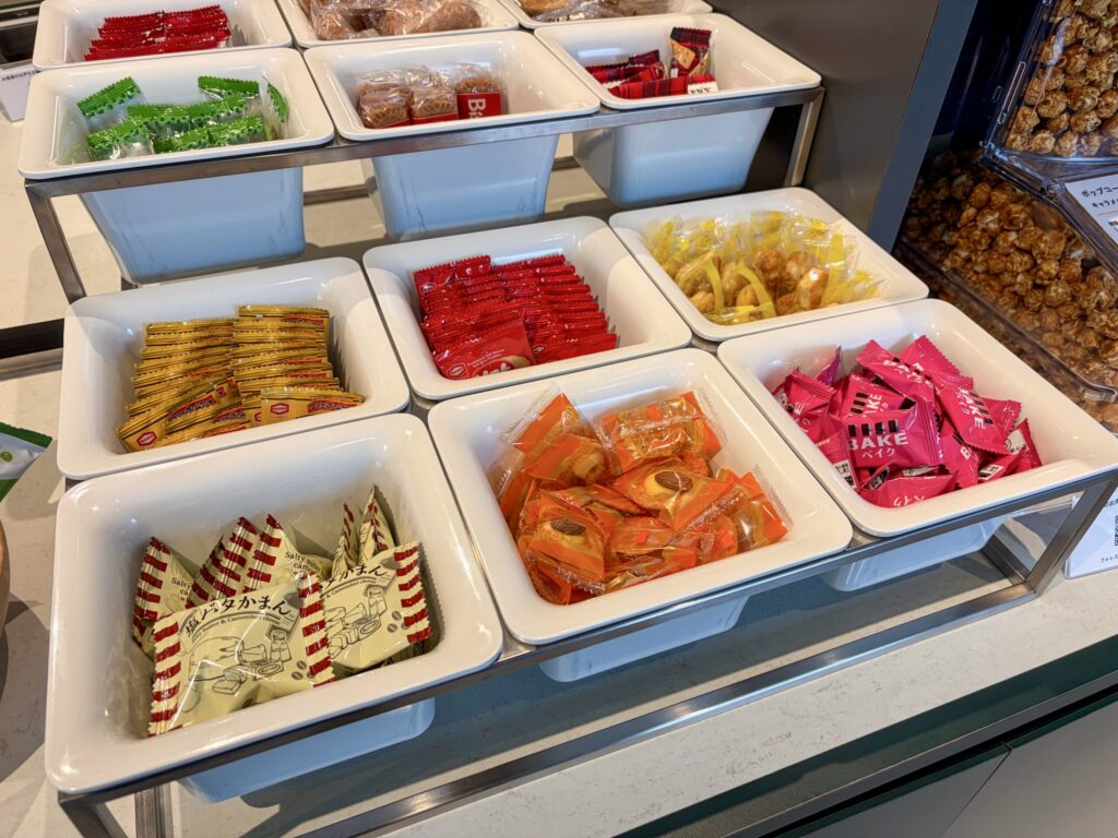 シェアラウンジフォレストスクエア仙川のお菓子コーナー3