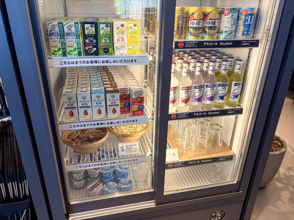 シェアラウンジフォレストスクエア仙川の冷蔵庫2