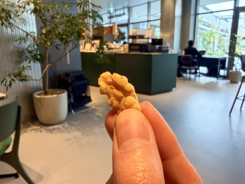 シェアラウンジフォレストスクエア仙川のくるみを食べるところ