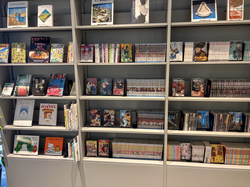 シェアラウンジフォレストスクエア仙川の本棚2