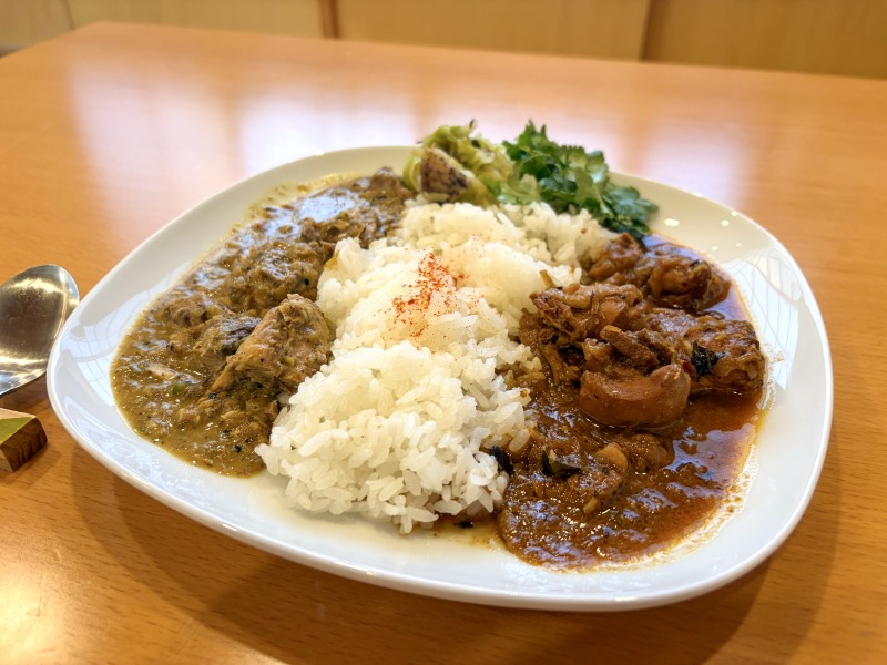 カレーの雫のカレー2種盛り