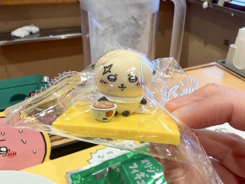 松屋ちいかわコラボのラッコのフィギュア