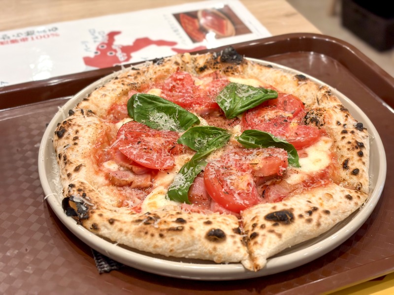 ハローパスタ杉並宮前店のベーコンとフレッシュトマトのマルゲリータピッツァ