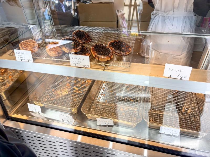 永福 岩さきのショーケース1