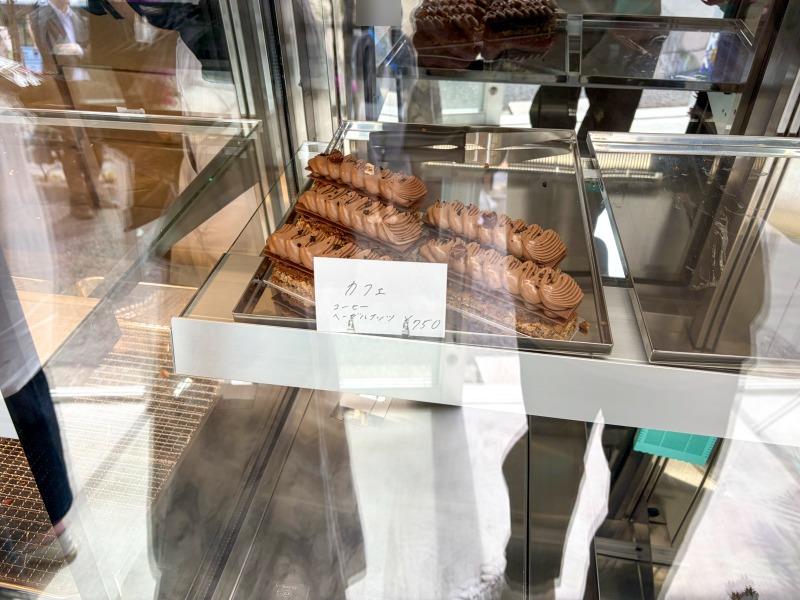 永福 岩さきのショーケース2