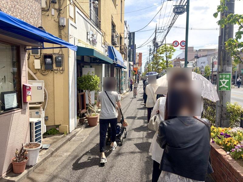 永福 岩さきの行列2