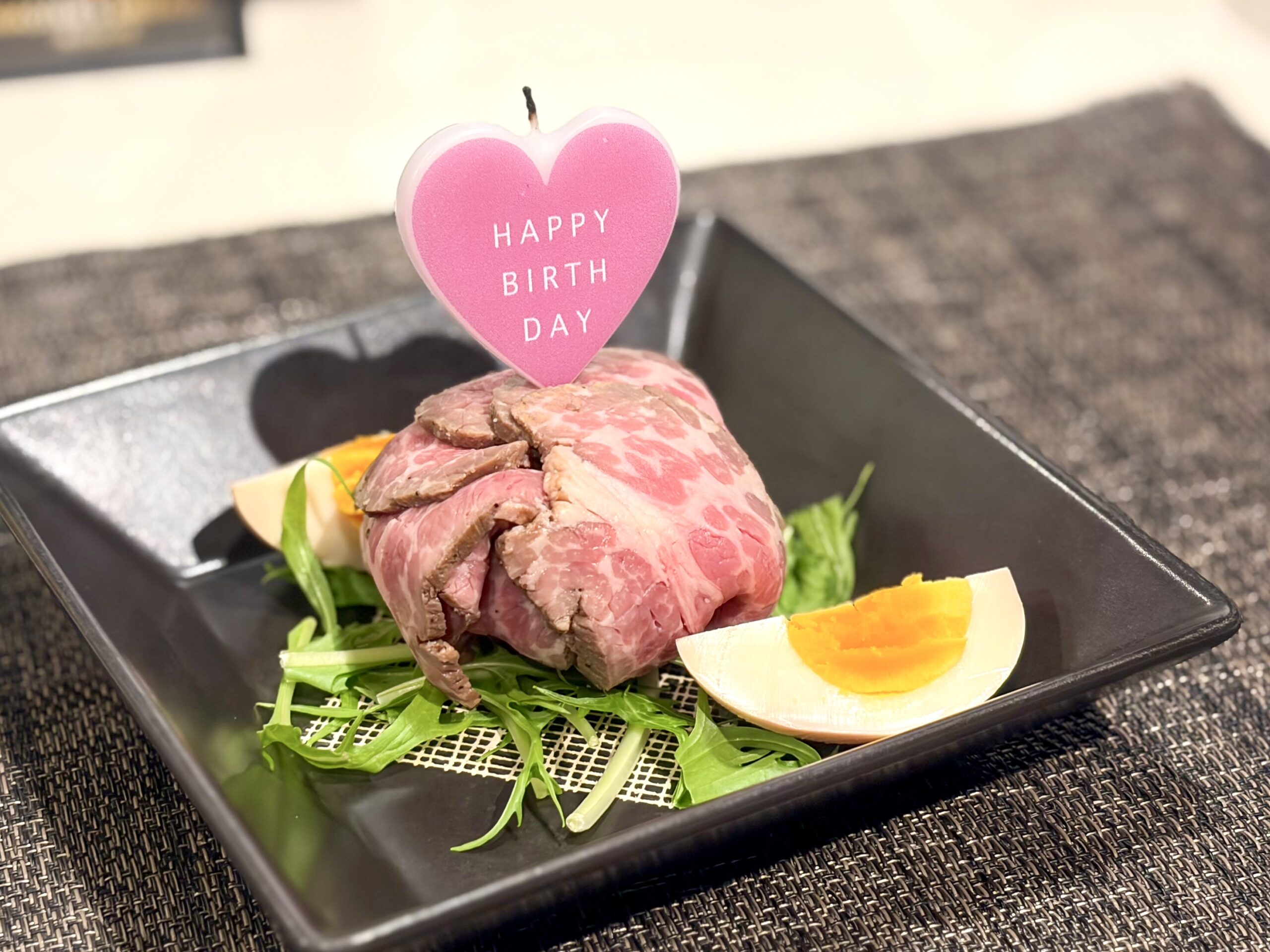 肉割烹 心のローストビーフケーキ