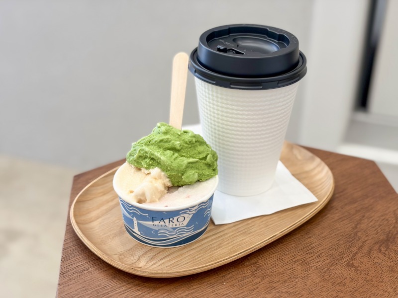 浜田山のGELATERIA FAROの3種盛りとカフェラテホット