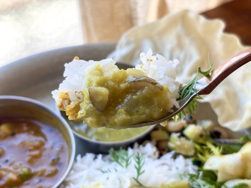 永福町のpaccaiの季節野菜のベジカレープレートのダール＋バスマティライス