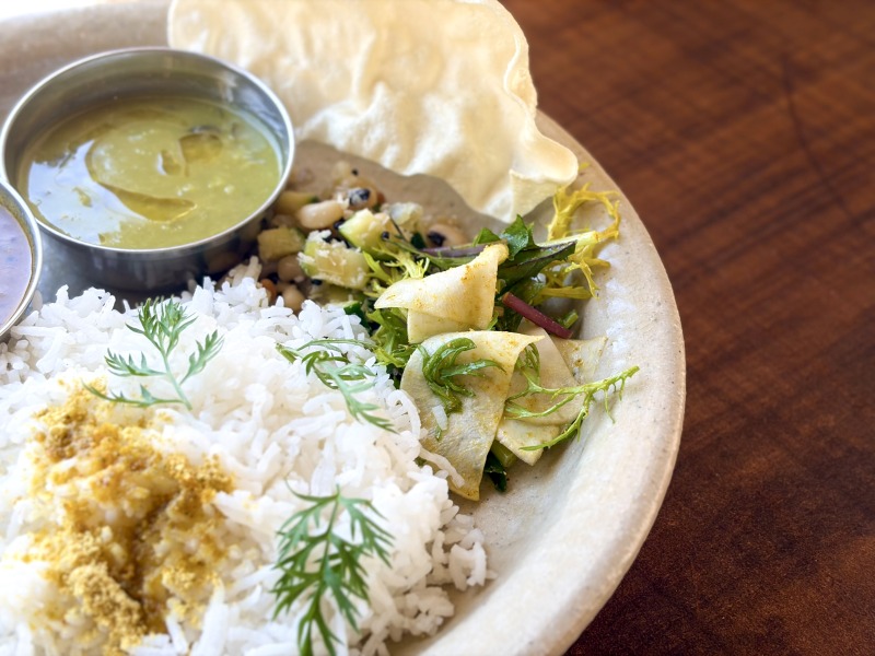永福町のpaccaiの季節野菜のベジカレープレートの副菜