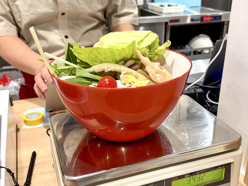 iSDG 麻辣燙 大塚店で盛り付けた丼
