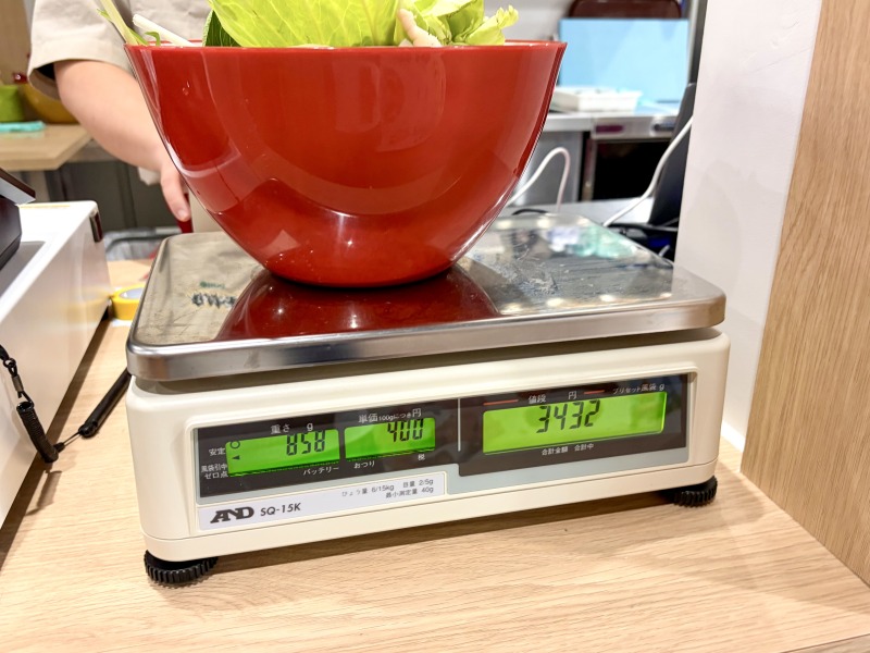 iSDG 麻辣燙 大塚店の盛り付けた丼の重量