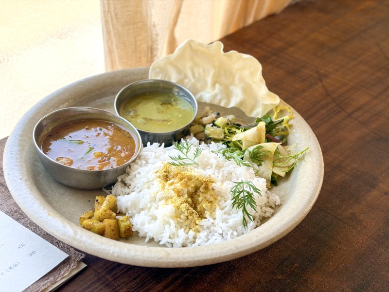 永福町のpaccaiの季節野菜のベジカレープレート
