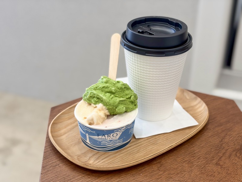 浜田山のGELATERIA FAROの3種盛りとカフェラテ(ホット)