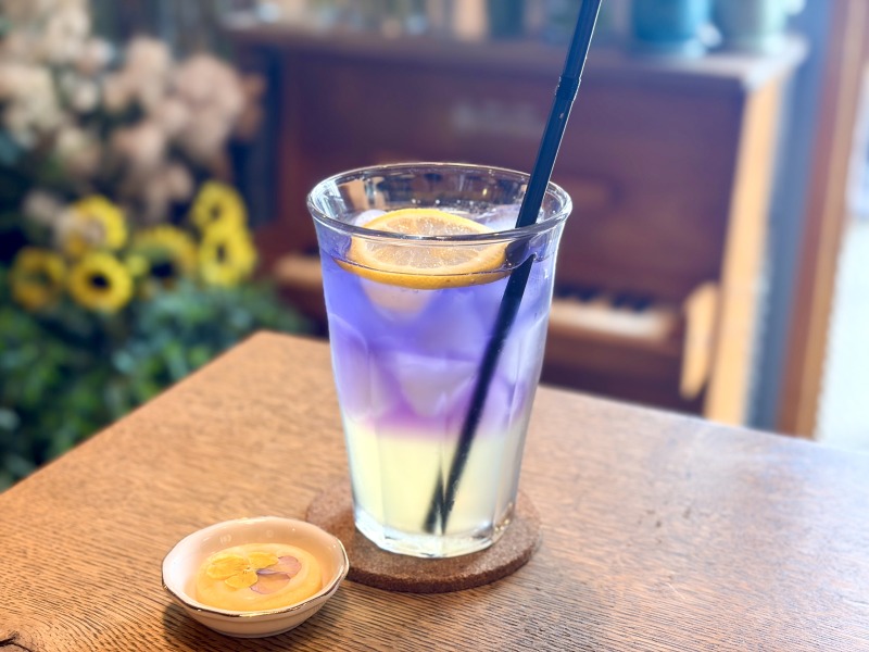 高井戸の花ト喫茶ネコノコバンのラベンダーレモネード2