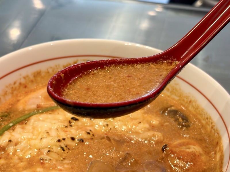 福恩麻辣湯（フーエンマーラータン）相模大野店のトマト麻辣湯＋炙りチーズのスープ