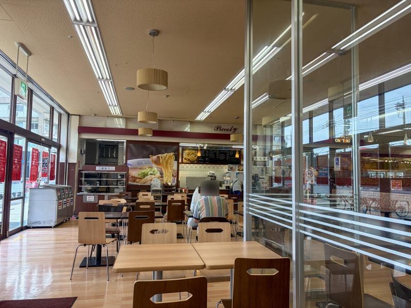 ピッコリーの店内