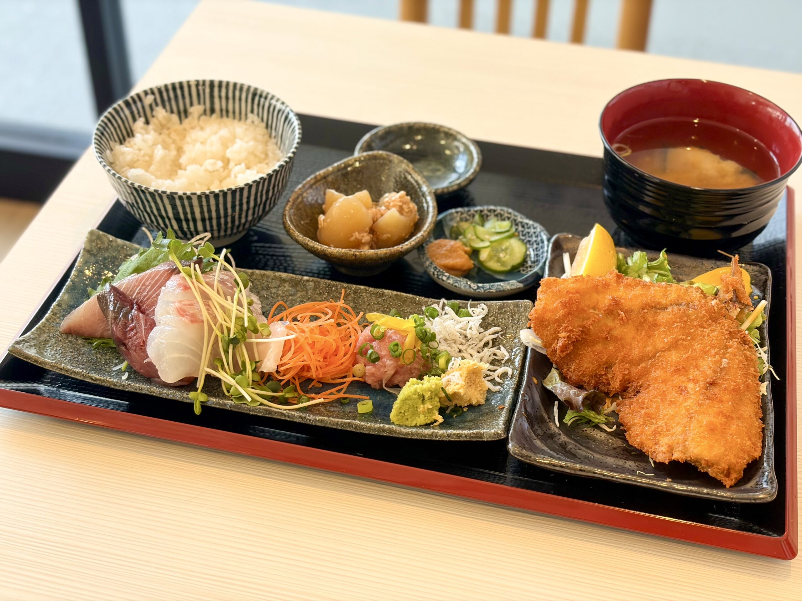食堂-髙ひろ-西荻高架下の元祖-髙ひろ定食
