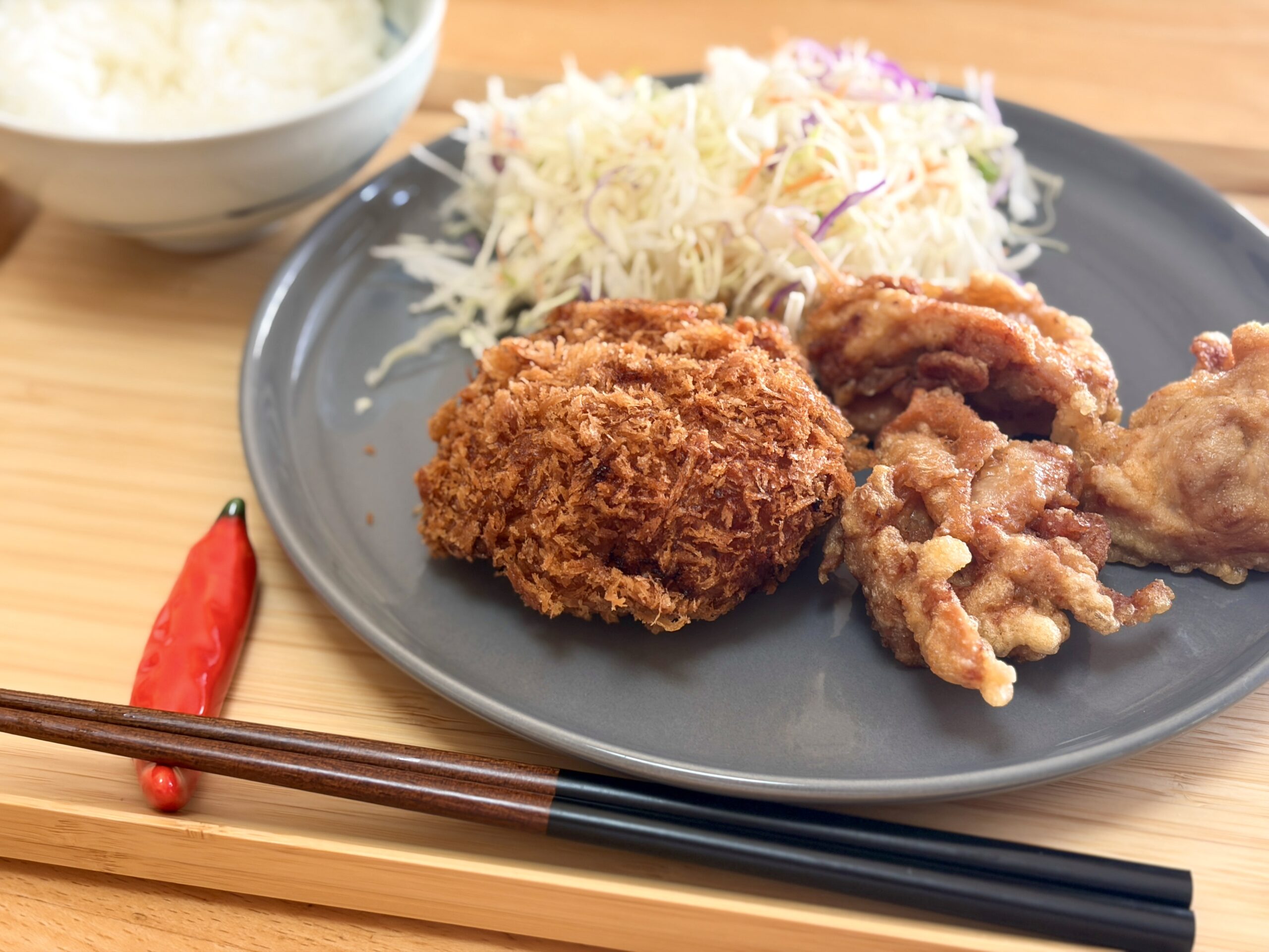 浜田山のふみきりキッチンの鶏メンチと唐揚げ